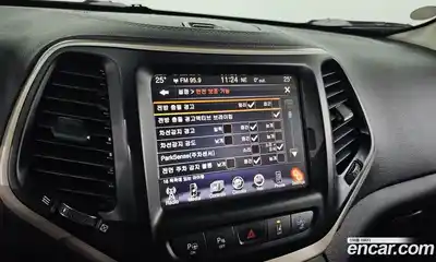 Jeep Cherokee 2015 2.0 Автомат в Москве № 232688, миниатюра 7