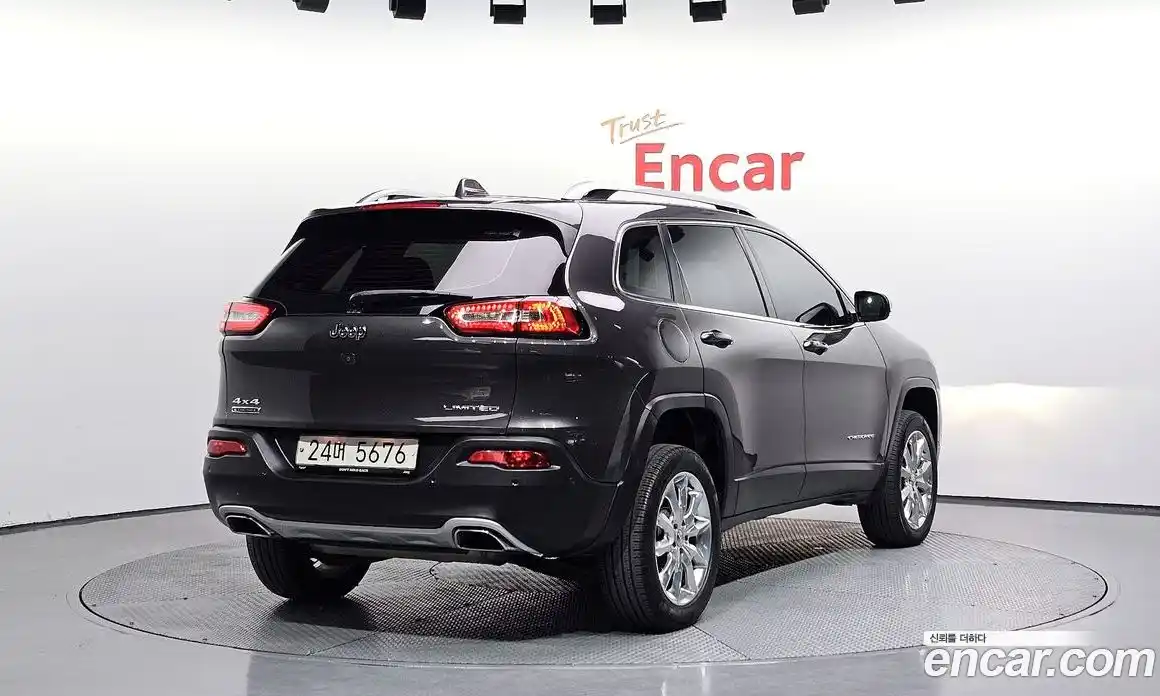 Jeep Cherokee 2015 2.0 Автомат в Москве № 232688, фото 10