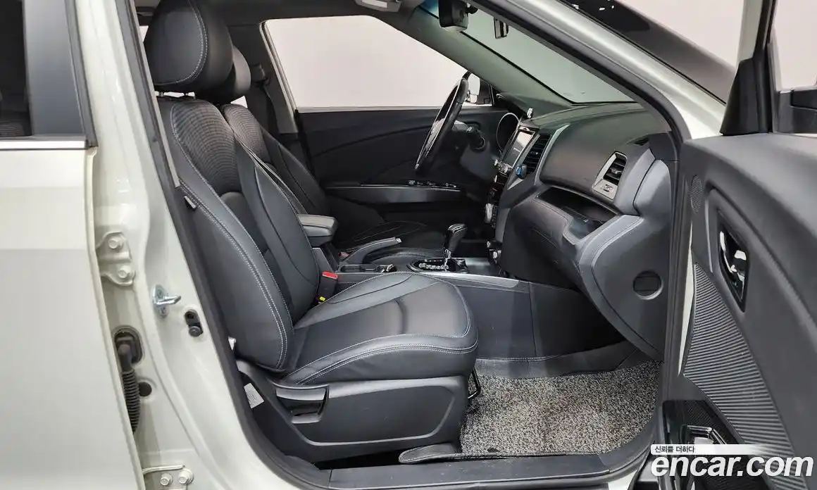 SsangYong TIBOLI 2018 1.6 Автомат в Москве № 235393, фото 16