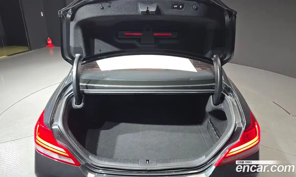 Genesis G70 2019 2.0 Автомат в Москве № 23595, фото 16