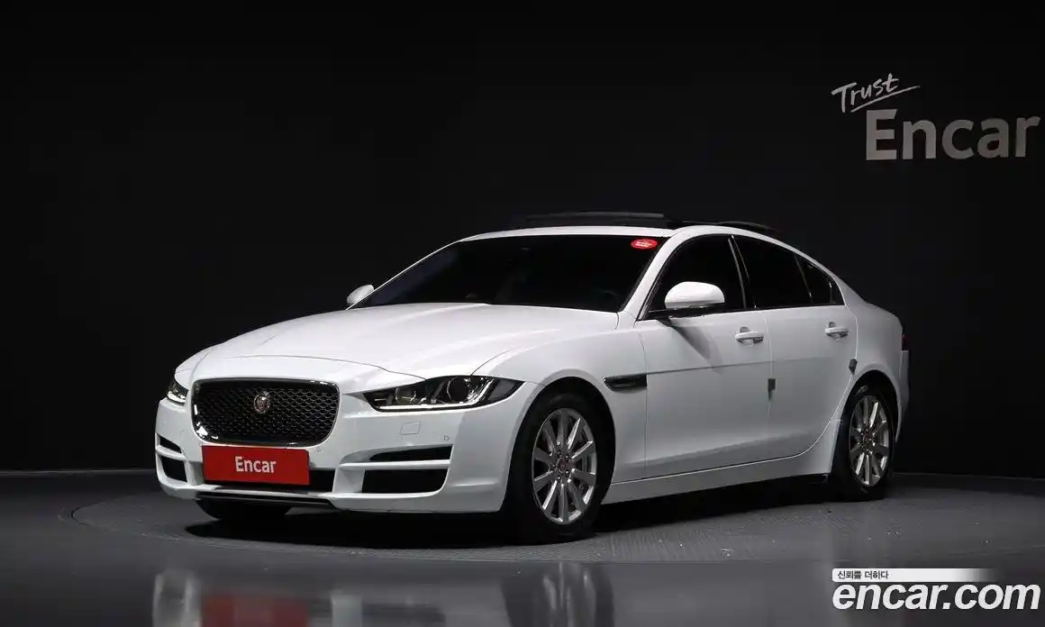 Jaguar XE 2016 2.0 Автомат в Москве № 238092, фото 16