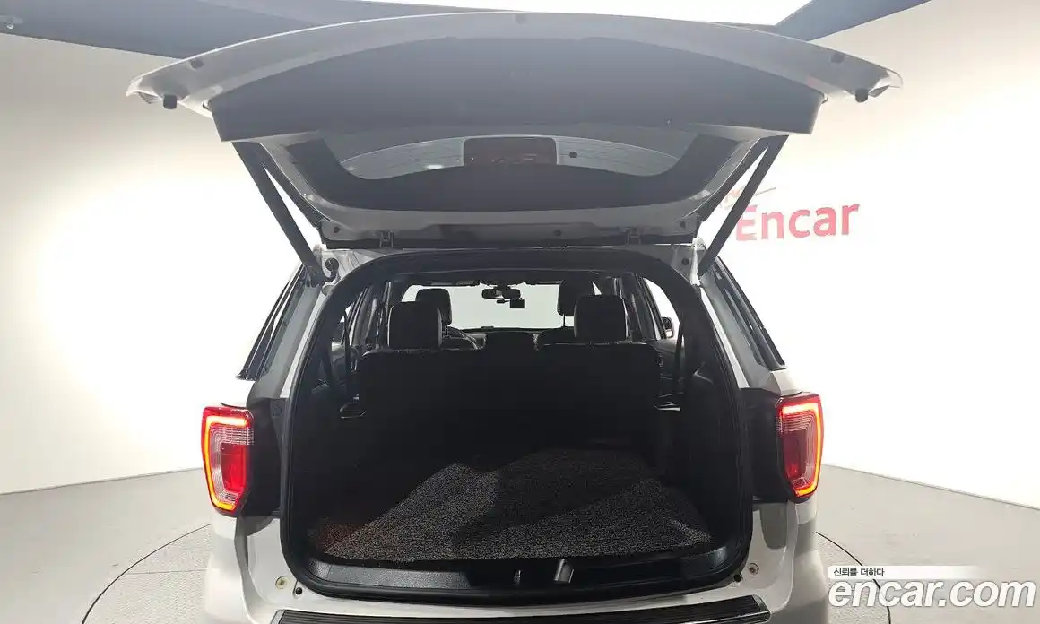 Ford Explorer 2018 2.3 Автомат в Москве № 255568, фото 17