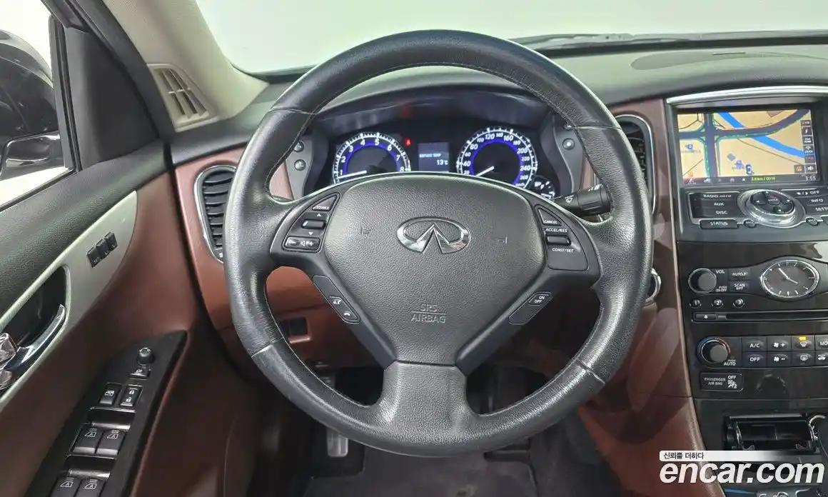 Infiniti QX50 2016 3.7 Автомат в Москве № 256195, фото 9