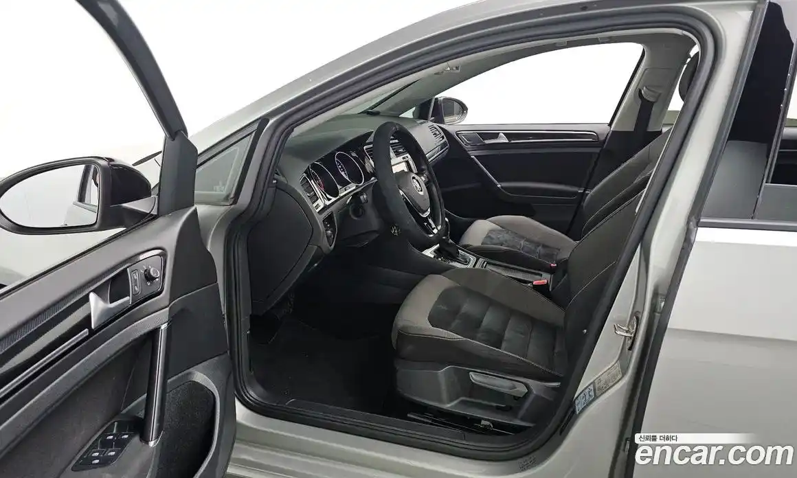 Volkswagen Golf 2016 2.0 Автомат в Москве № 276683, фото 13