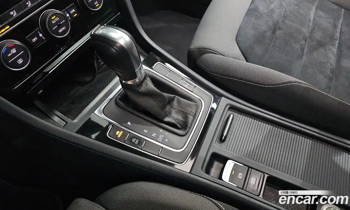 Volkswagen Golf 2016 2.0 Автомат в Москве № 276683, фото 3