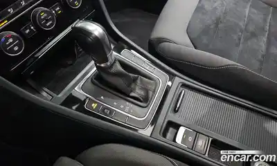 Volkswagen Golf 2016 2.0 Автомат в Москве № 276683, миниатюра 3