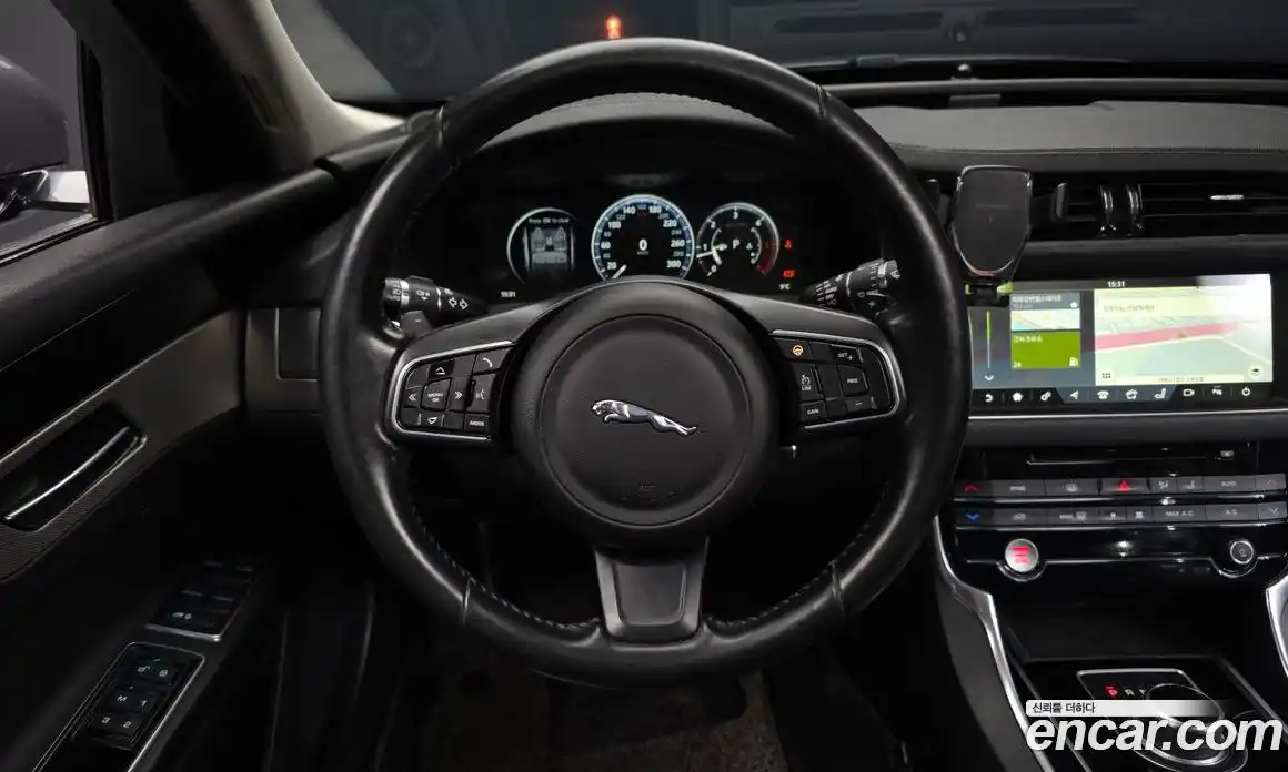 Jaguar XF 2017 2.0 Автомат в Москве № 283779, фото 13