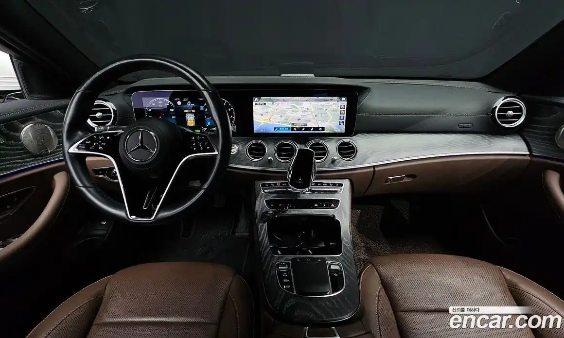 Mercedes-Benz E-Class 2022 2.0 Автомат в Москве № 286830, фото 16