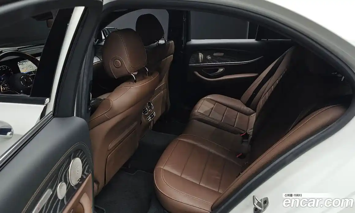 Mercedes-Benz E-Class 2022 2.0 Автомат в Москве № 286830, фото 17