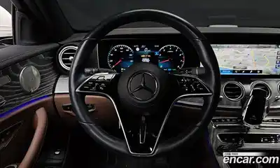 Mercedes-Benz E-Class 2022 2.0 Автомат в Москве № 286830, миниатюра 4