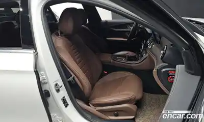 Mercedes-Benz E-Class 2022 2.0 Автомат в Москве № 286830, миниатюра 9