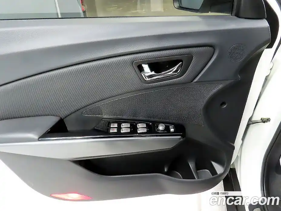 SsangYong TIBOLI 2018 1.6 Автомат в Москве № 28992, фото 12