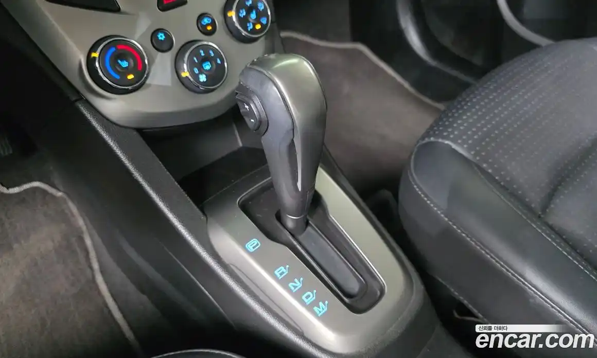 Chevrolet Aveo 2015 1.4 Автомат в Москве № 296952, фото 1