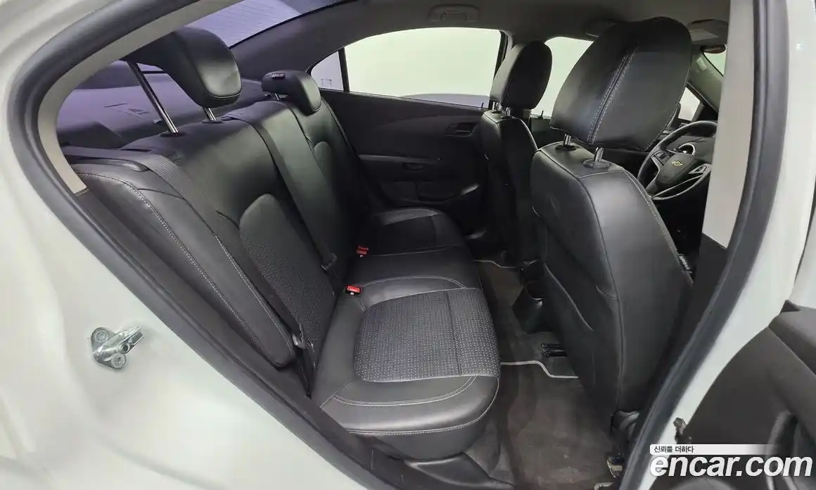 Chevrolet Aveo 2015 1.4 Автомат в Москве № 296952, фото 17