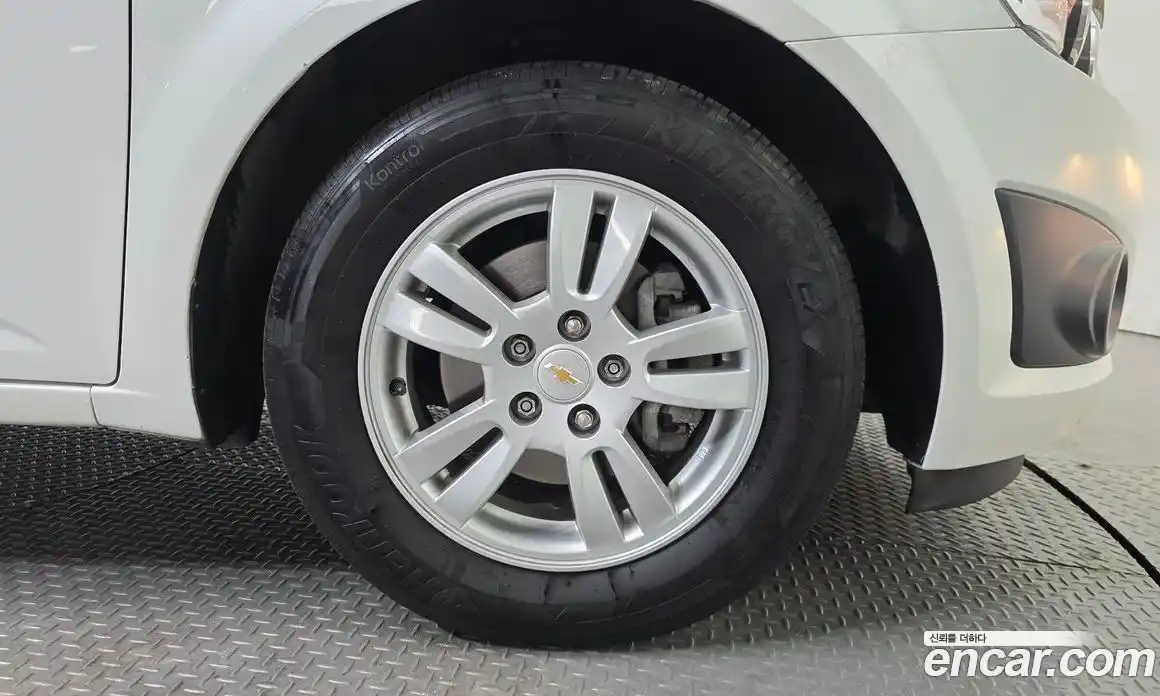 Chevrolet Aveo 2015 1.4 Автомат в Москве № 296952, фото 6