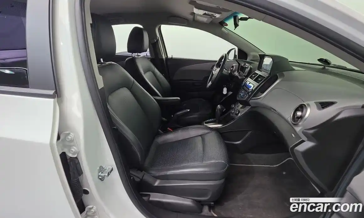 Chevrolet Aveo 2015 1.4 Автомат в Москве № 296952, фото 8