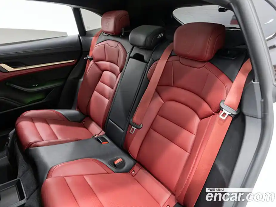 Porsche Taycan 2024 0.1 Автомат в Москве № 297598, фото 17