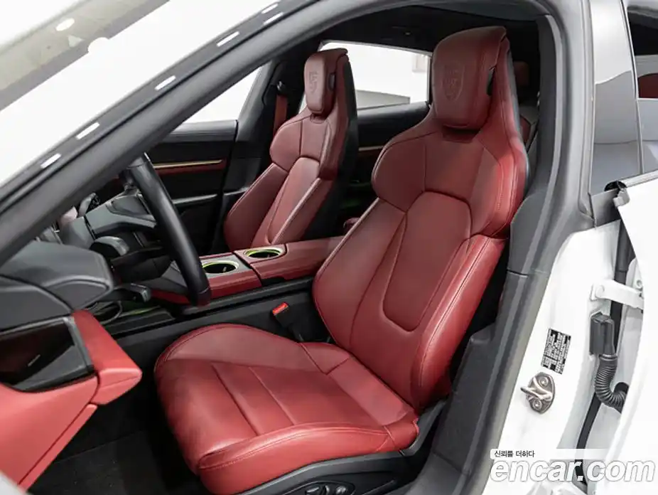 Porsche Taycan 2024 0.1 Автомат в Москве № 297598, фото 10