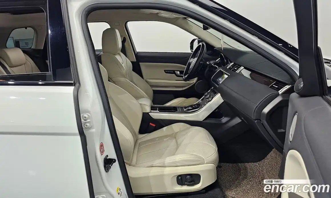 Land Rover Range-Rover Evoque 2017 2.0 Автомат в Москве № 298342, фото 11