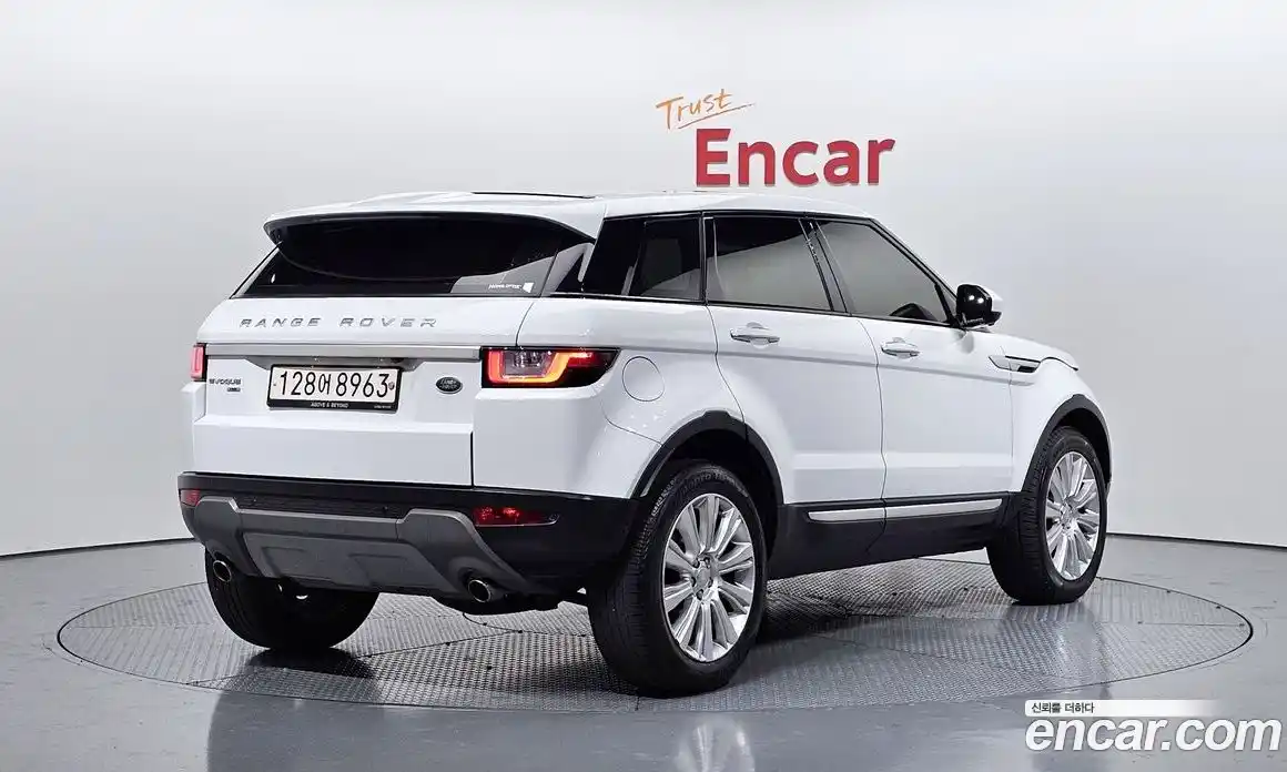 Land Rover Range-Rover Evoque 2017 2.0 Автомат в Москве № 298342, фото 17