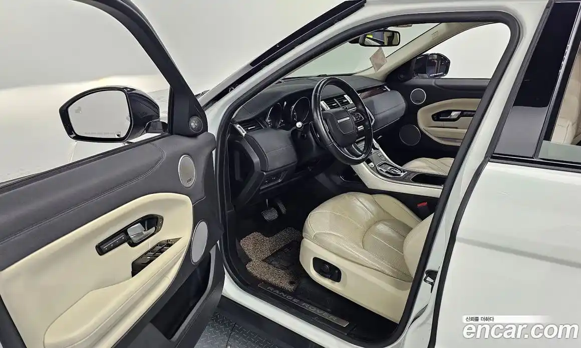 Land Rover Range-Rover Evoque 2017 2.0 Автомат в Москве № 298342, фото 4