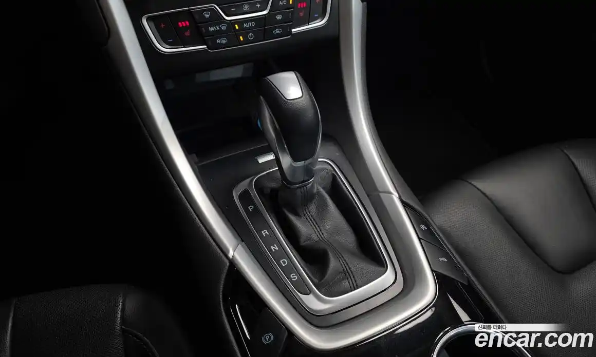 Ford Mondeo 2015 2.0 Автомат в Москве № 304916, фото 4