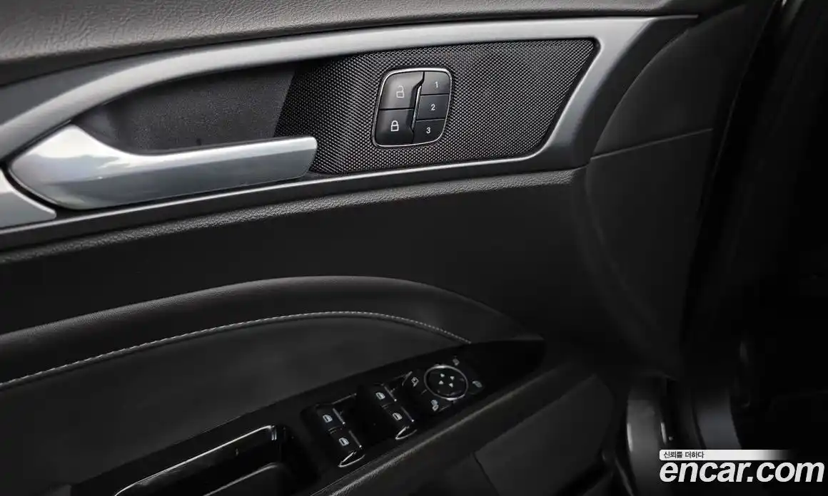 Ford Mondeo 2015 2.0 Автомат в Москве № 304916, фото 8