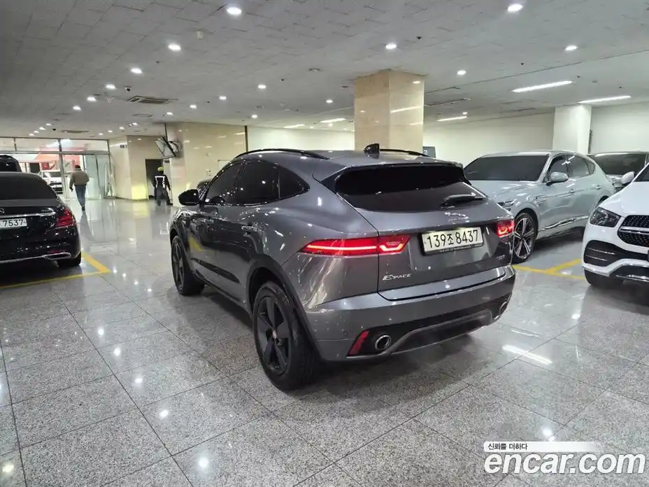 Jaguar E-Pace 2020 2.0 Автомат в Москве № 305142, фото 3