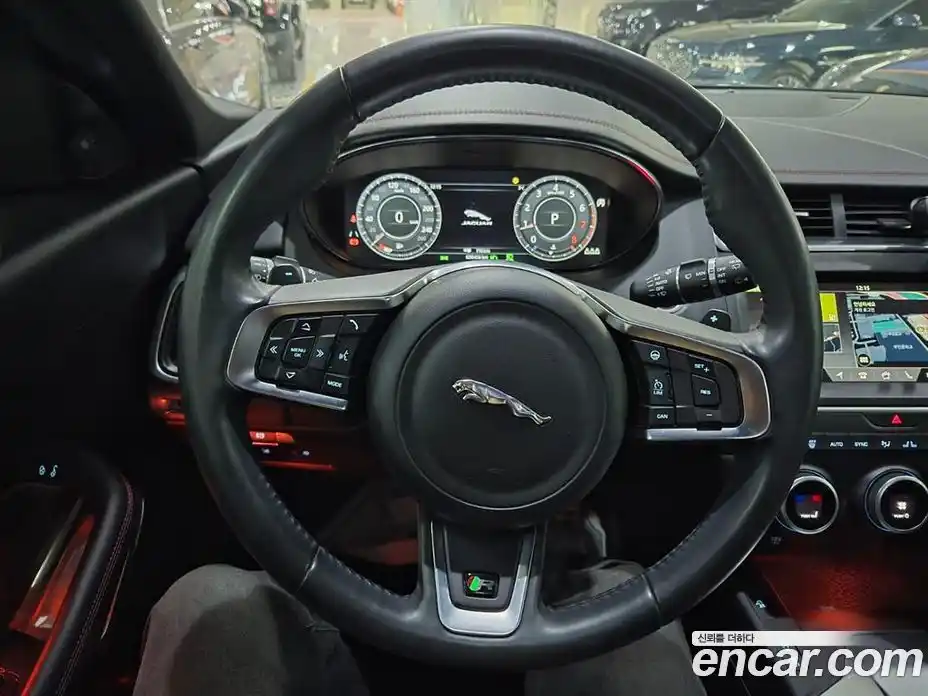 Jaguar E-Pace 2020 2.0 Автомат в Москве № 305142, фото 7