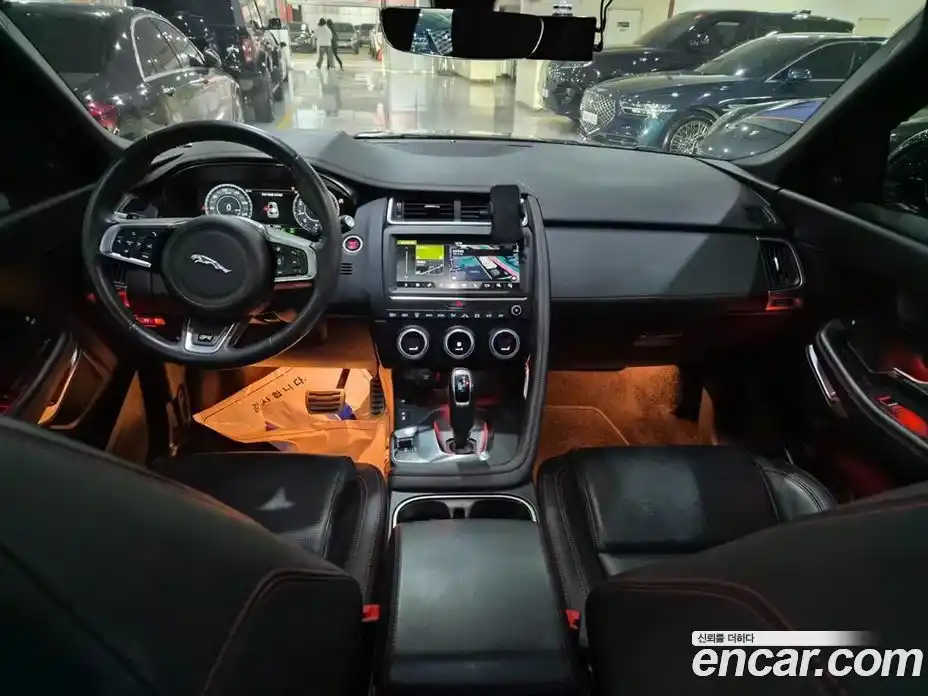 Jaguar E-Pace 2020 2.0 Автомат в Москве № 305142, фото 8