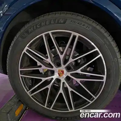 Porsche Cayenne 2024 3.0 Автомат в Москве № 315049, миниатюра 6