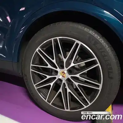 Porsche Cayenne 2024 3.0 Автомат в Москве № 315049, миниатюра 7