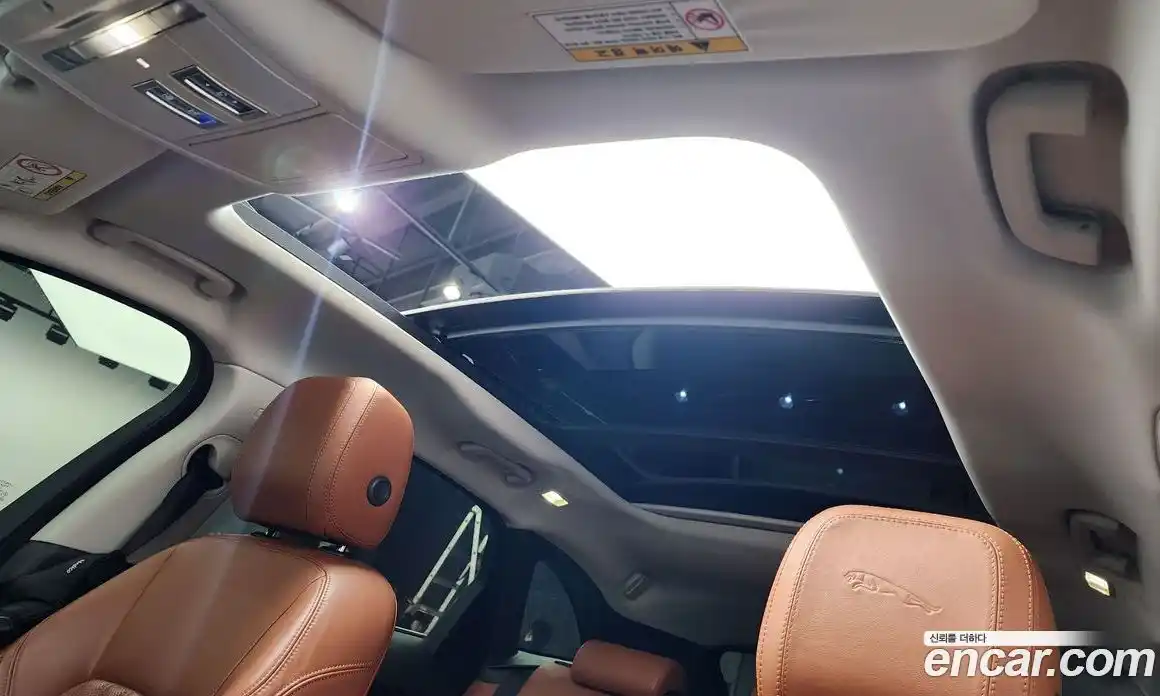 Jaguar F-Pace 2018 2.0 Автомат в Москве № 320228, фото 18