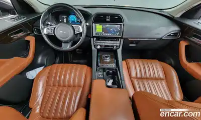 Jaguar F-Pace 2018 2.0 Автомат в Москве № 320228, миниатюра 7