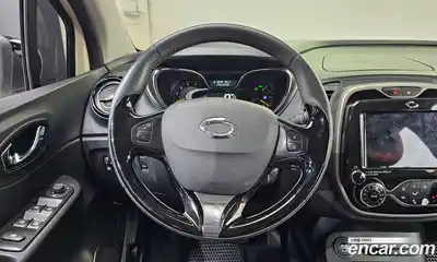 Renault QM3 2016 1.5 Автомат в Москве № 329316, миниатюра 9