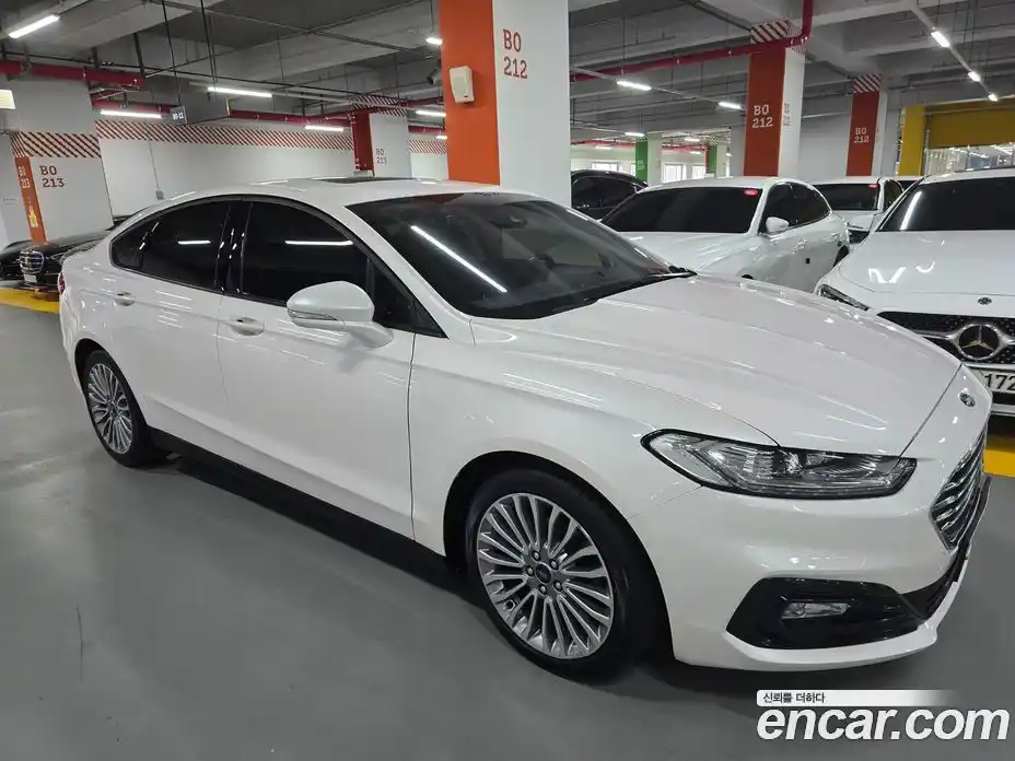 Ford Mondeo 2019 2.0 Автомат в Москве № 335381, фото 3