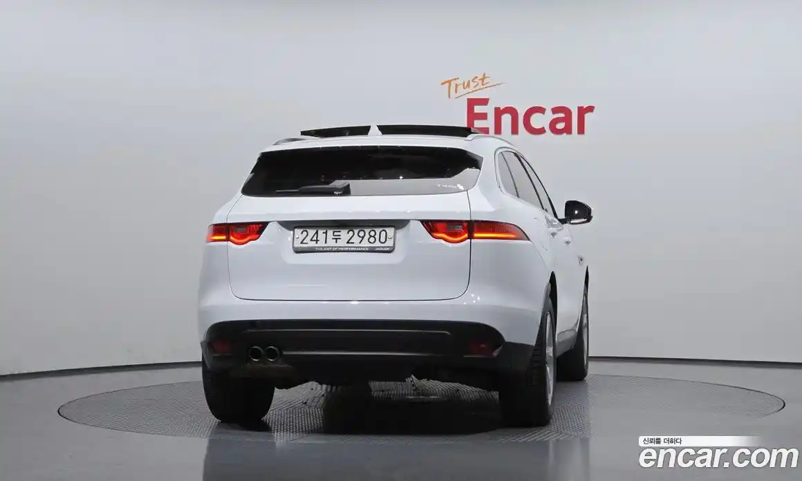 Jaguar F-Pace 2019 2.0 Автомат в Москве № 335794, фото 1