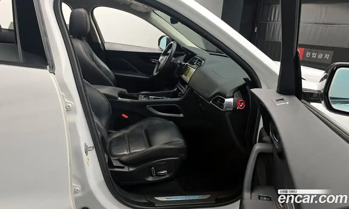 Jaguar F-Pace 2019 2.0 Автомат в Москве № 335794, фото 8