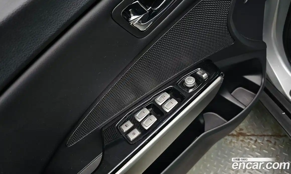 SsangYong TIBOLI 2015 1.6 Автомат в Москве № 34151, фото 14