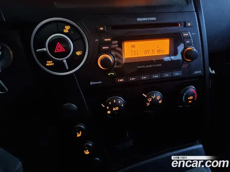 SsangYong Korando 2012 2.0 Механическая в Москве № 34727, фото 13