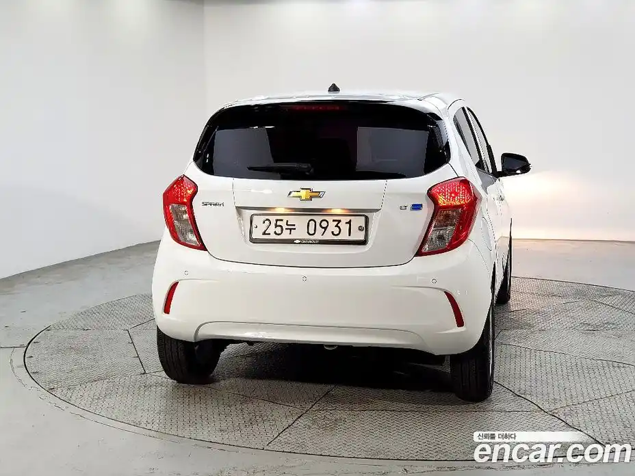 Chevrolet Spark 2016 1.0 Автомат в Москве № 354908, фото 3
