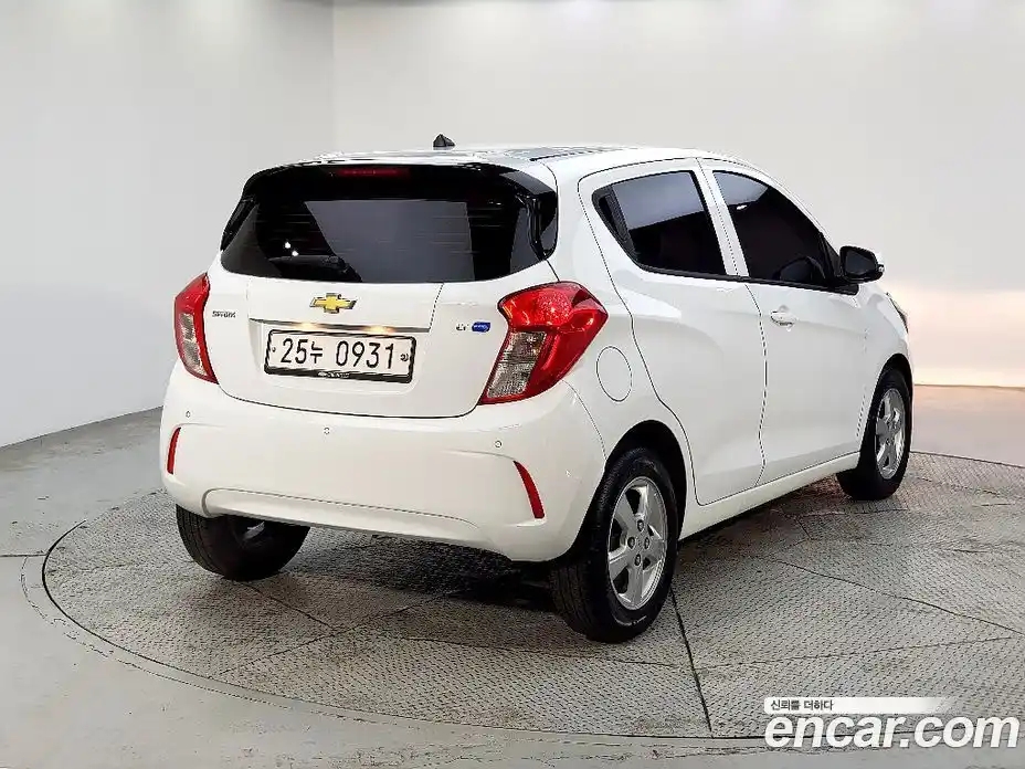 Chevrolet Spark 2016 1.0 Автомат в Москве № 354908, фото 4