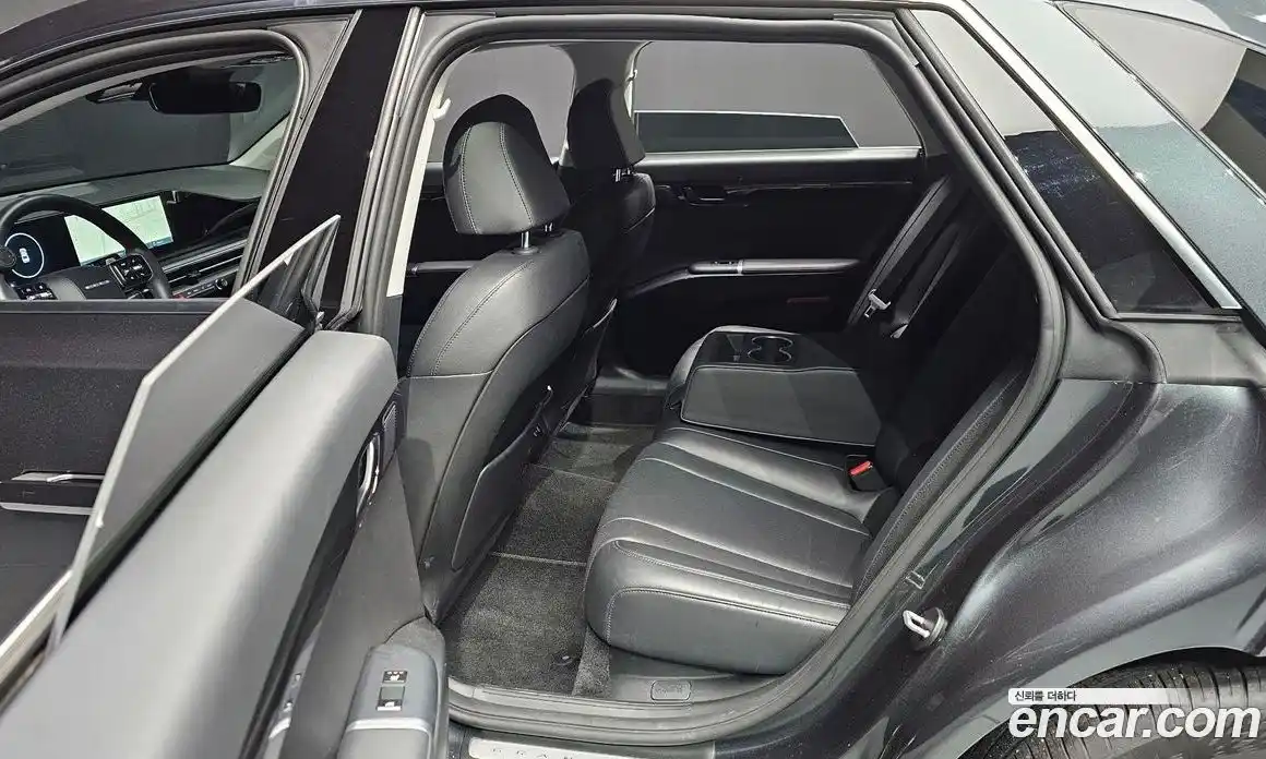 Hyundai Grandeur 2023 2.5 Автомат в Москве № 355690, фото 12