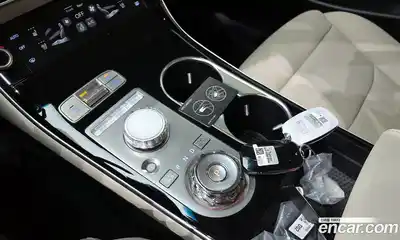 Genesis GV70 2025 2.5 Автомат в Москве № 364158, миниатюра 9