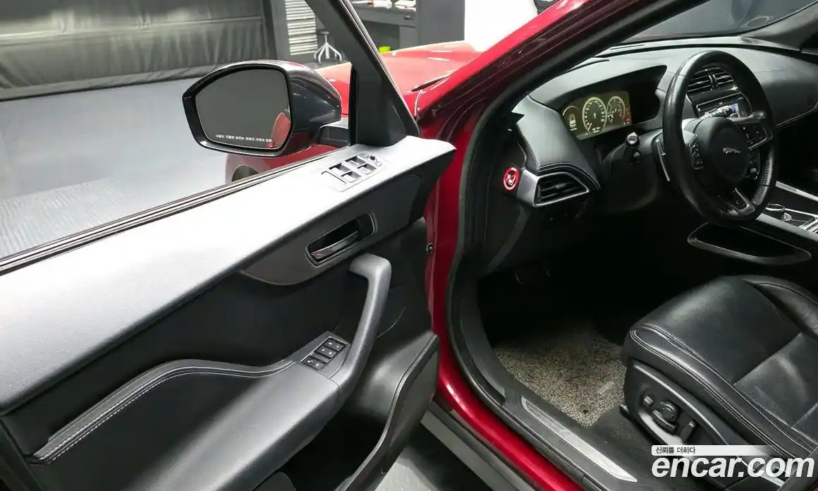 Jaguar F-Pace 2017 3.0 Автомат в Москве № 364503, фото 11