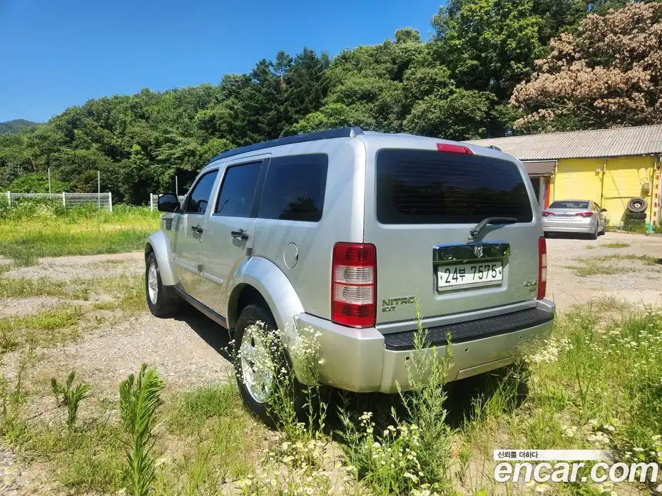 Dodge Nitro 2007 2.8 Автомат в Москве № 384806, фото 3
