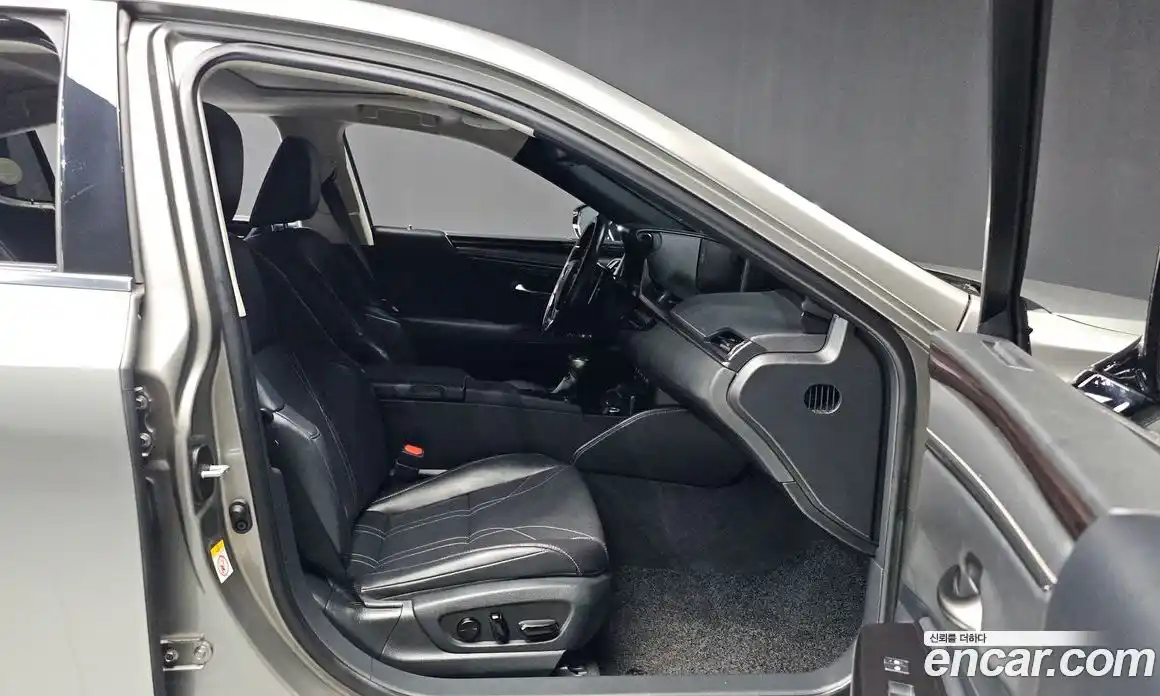 Lexus ES 2019 2.5 Автомат в Москве № 398062, фото 11