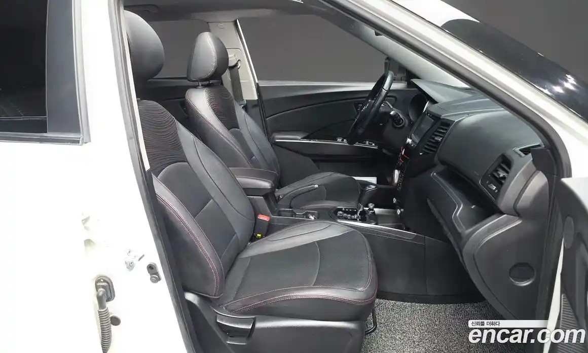 SsangYong TIBOLI 2018 1.6 Автомат в Москве № 407997, фото 11