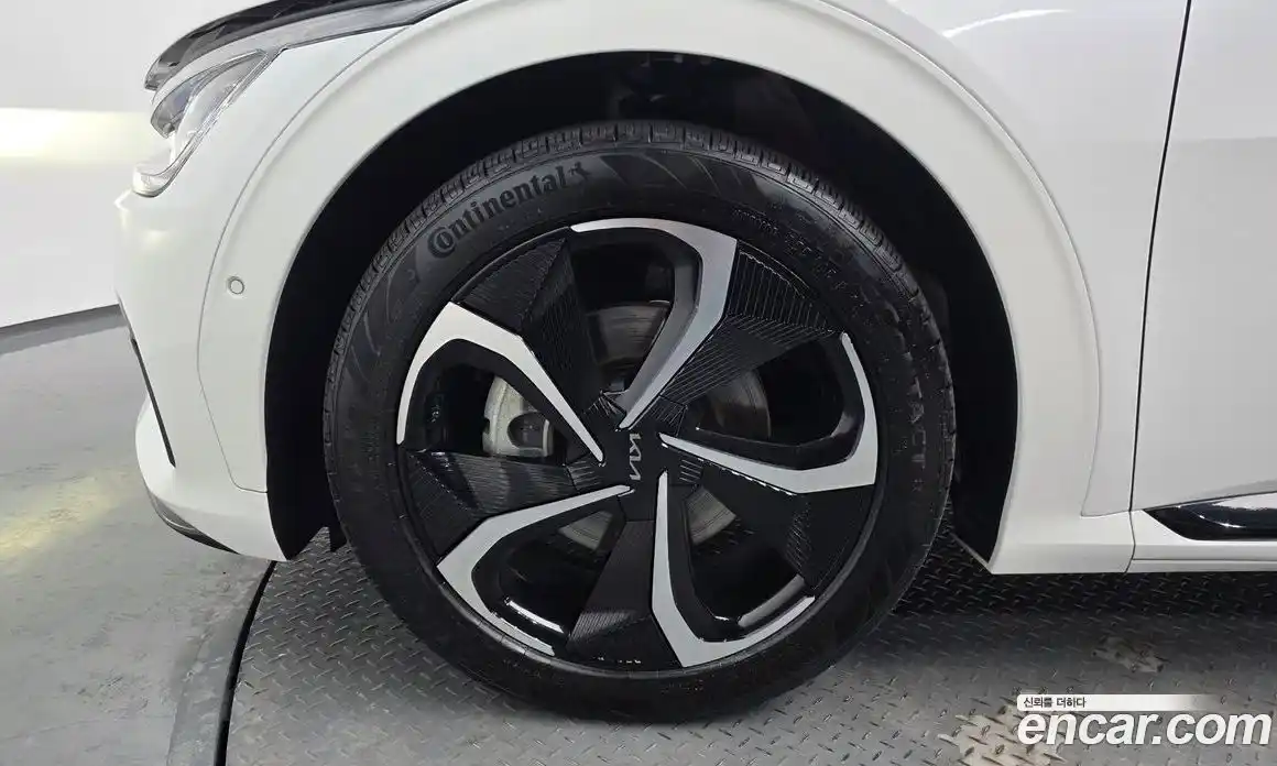 Kia EV6 2022 0.1 Автомат в Москве № 50841, фото 4