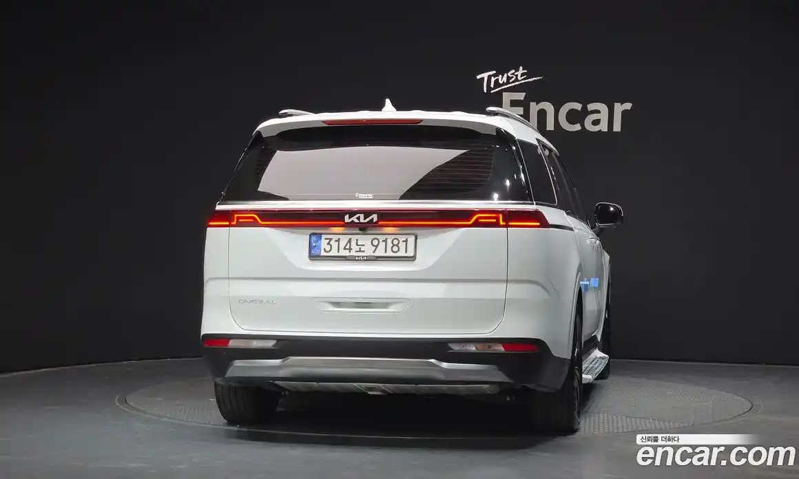 Kia Canival 2023 2.2 Автомат в Москве № 51951, фото 13